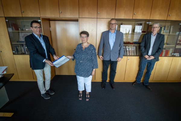Bürgermeister Prof. Dr. Christoph Landscheidt, Elke Bunsemeier, Daniel Hähnel (Personalrat) und Guido Roosen (Hauptamt)