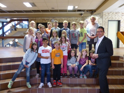 Grundschule am Niersenberg besucht den Bürgermeister im Rathaus